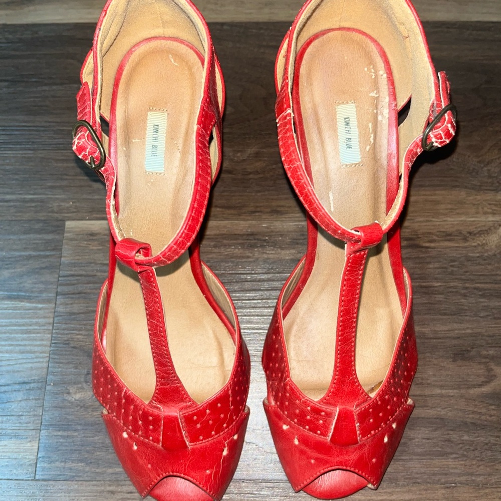 *SOLD* Red Leatger PinUp Pumps 8.5/9 - Perfect for the Holidays